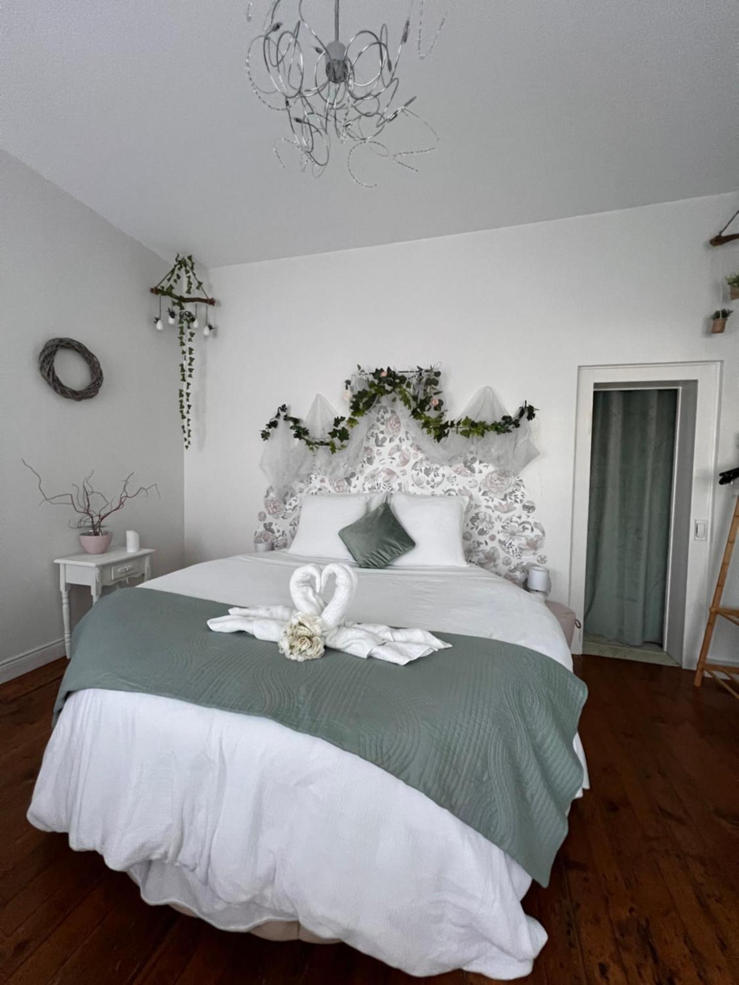 Domaine Des Anges Bed & Breakfast Avesnes-sur-Helpe Luaran gambar